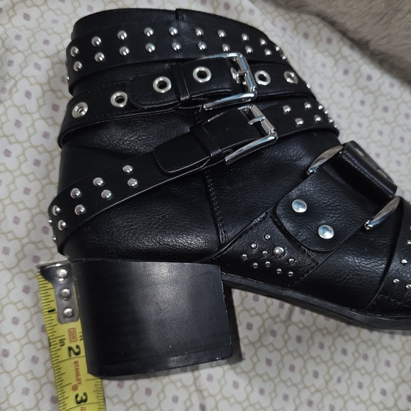 Feragilicious Womens 8½ Ankle Boots - Picture 2 of 3